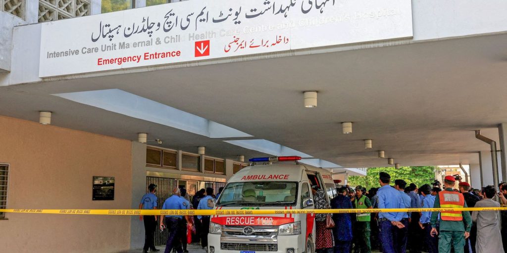Hospital atingido por incêndio em Islamabad, no Paquistão