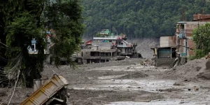 Área atingida por enchente e deslizamento na fronteira entre Nepal e Tibete