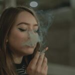 Jovens de 16 a 24 anos lideram tabagismo no Brasil