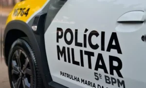 Veículo da Polícia Militar com inscrição "5º BPM" e número 16764 em destaque