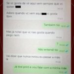 Tela de celular mostrando mensagens de texto com troca de mensagens entre duas pessoas sobre contato físico e reação da outra parte